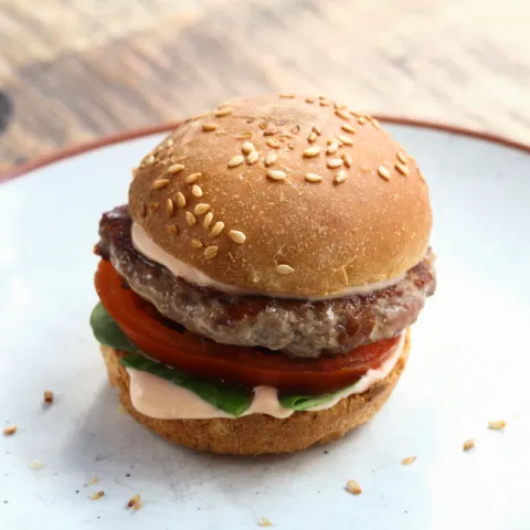 Hamburgueseta amb la salsa d'El Palco — Bar El Palco – Tapas